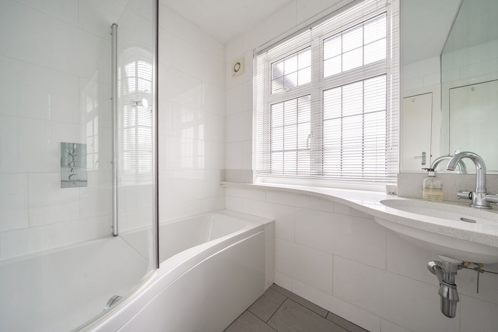 Additional image 15 of 4 bed detached house for saleDen Close, Beckenham BR3