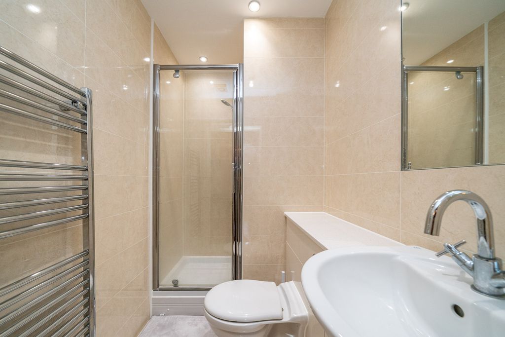 Additional image 10 of 2 bed flat for saleChesham Road, Berkhamsted HP4