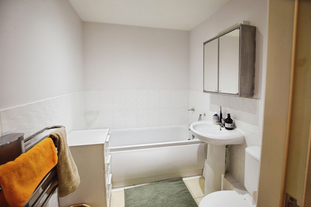 Additional image 10 of 2 bed flat for saleWellfield Mews, Dewsbury WF13