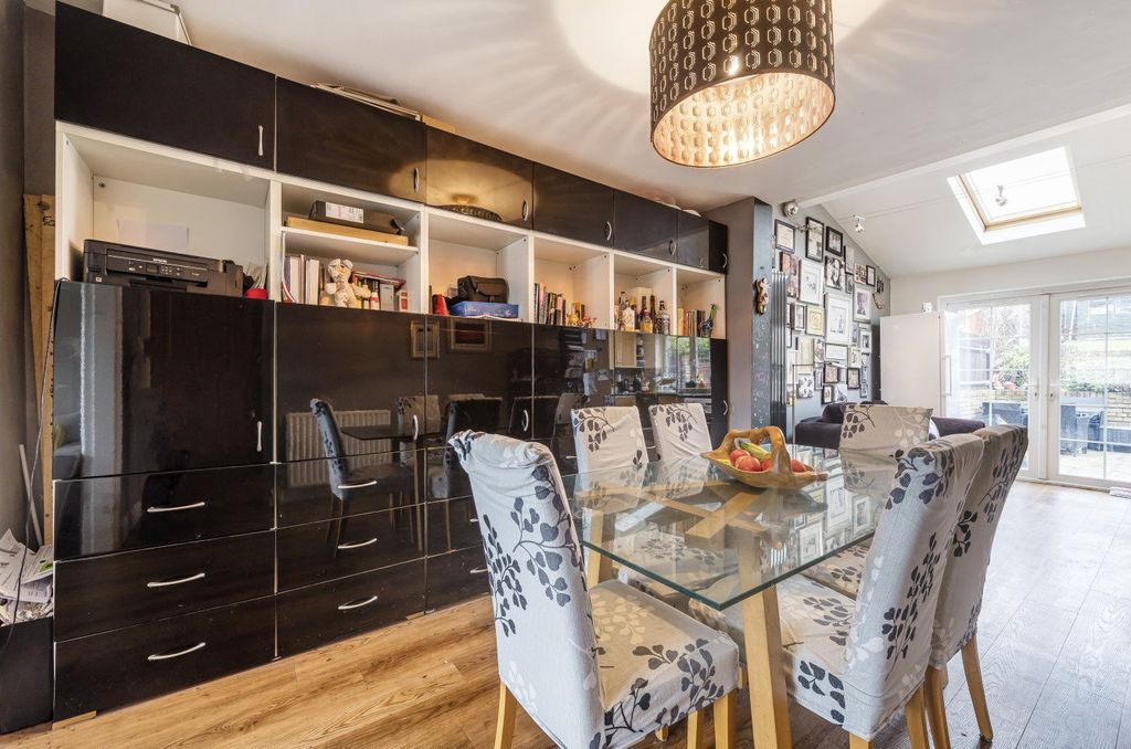 Additional image 7 of 4 bed semi-detached house for saleConstance Crescent, Hayes, Kent BR2