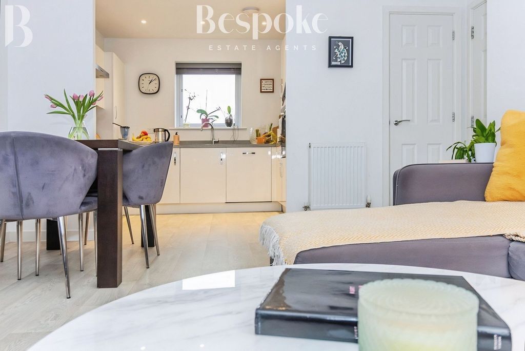 Additional image 9 of 1 bed flat for saleBolton Drive, Shinfield RG2