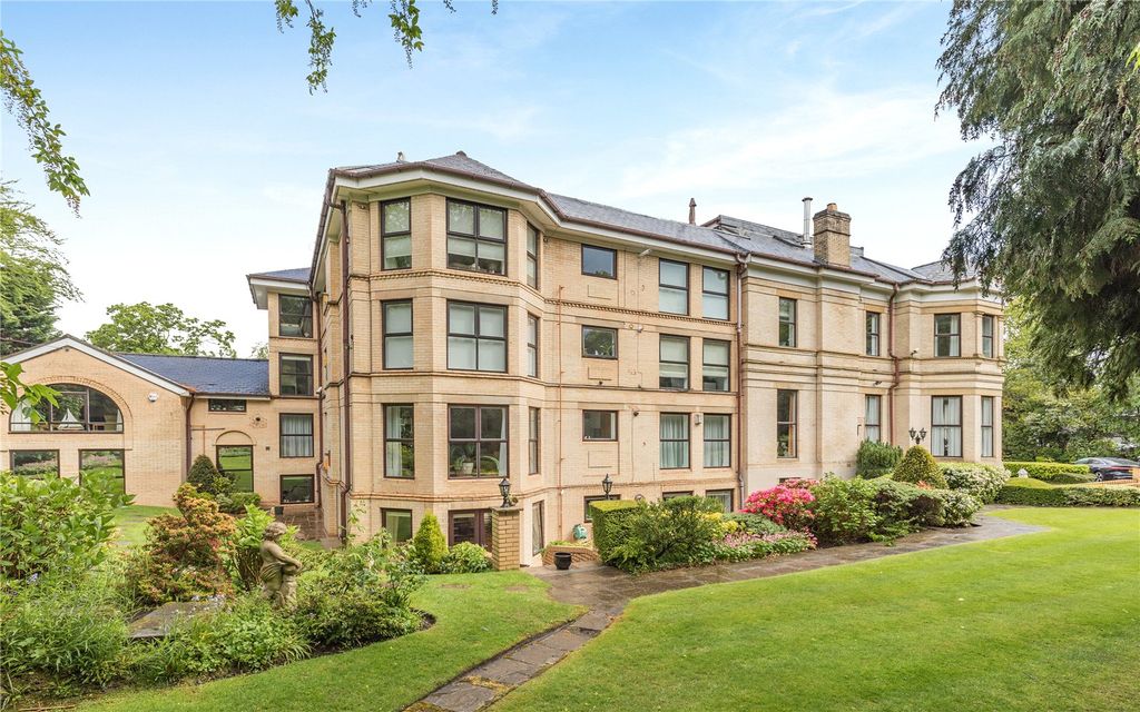 3 bed flat for saleSuffolk Road, Altrincham, Cheshire WA14