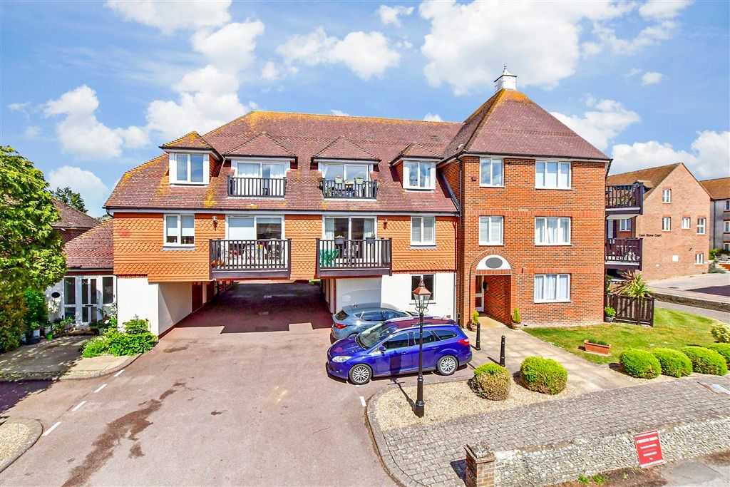 2 bed flat for saleQueens Lane, Arundel, West Sussex BN18
