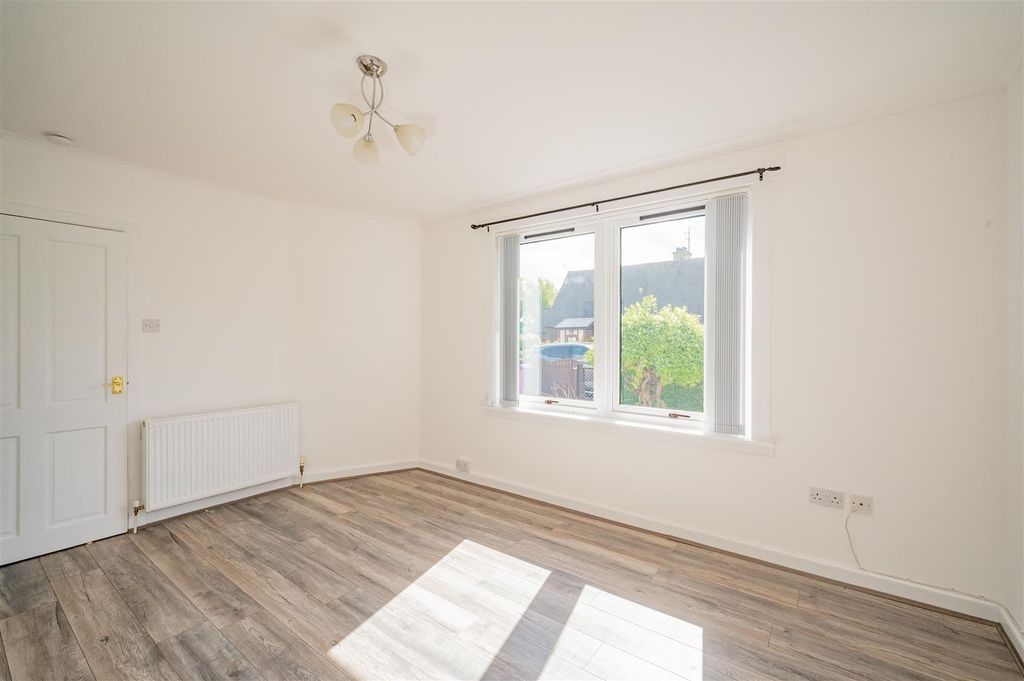 2 bed semi-detached bungalow for saleDurie Place, Edzell, Brechin DD9 photo 2