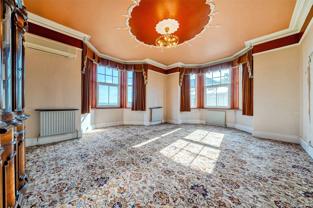 Additional image 2 of 7 bed detached house for saleBroomfield Road, Bexleyheath DA6