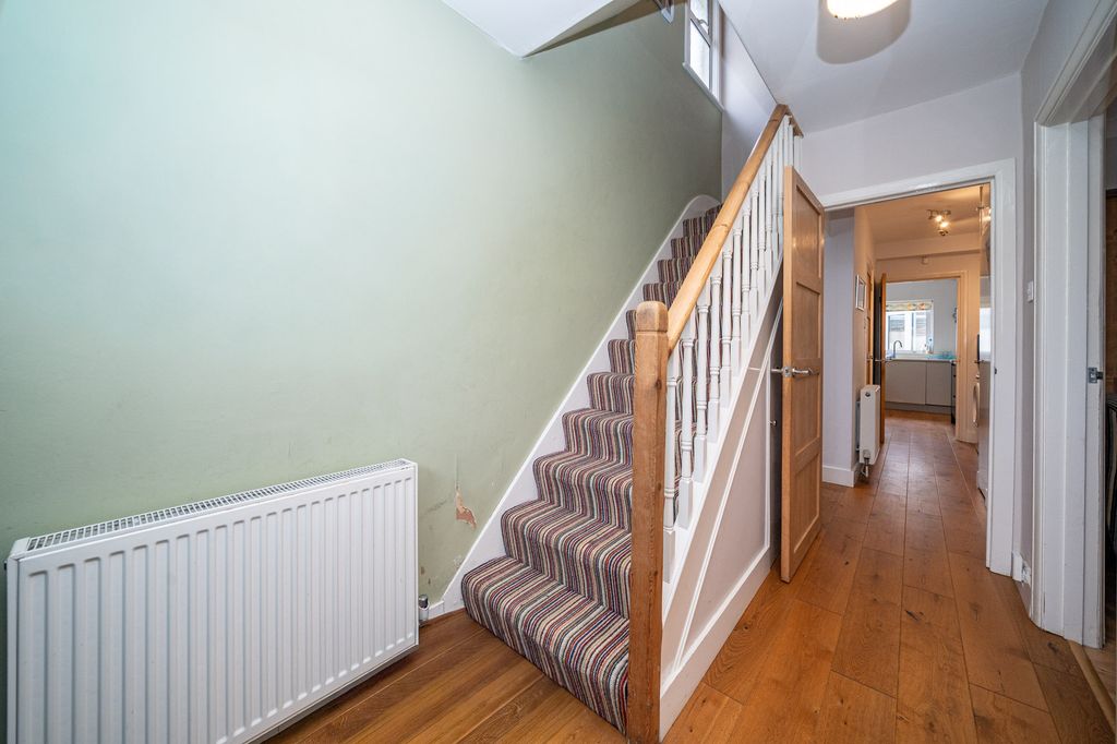 Additional image 9 of 4 bed semi-detached house for saleWoodlands Avenue, Berkhamsted HP4