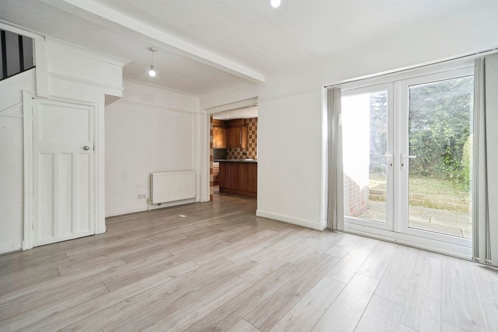 Additional image 8 of 4 bed semi-detached house for saleTong Road, Leeds LS12