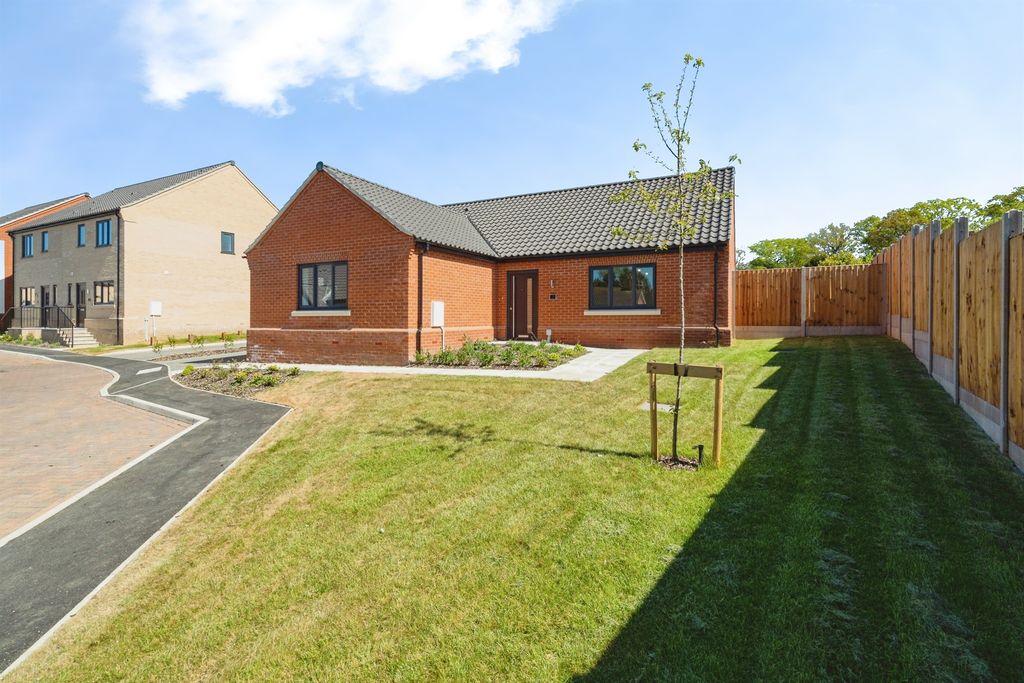 Additional image 22 of 3 bed detached bungalow for saleJubilee Way, Holton, Halesworth IP19