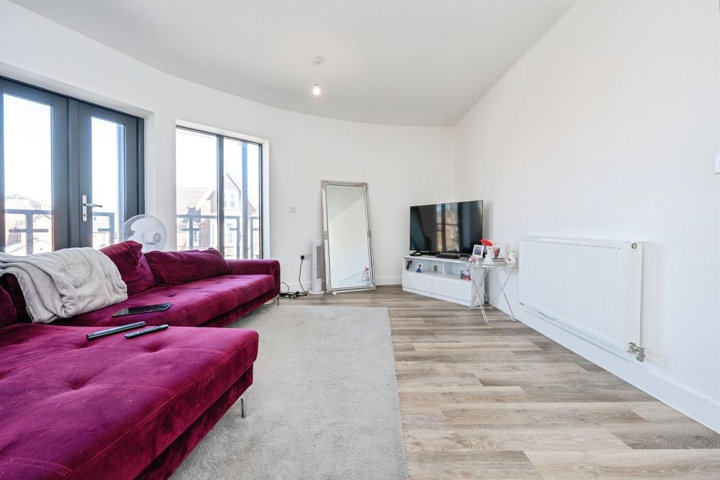 Additional image 5 of 2 bed flat for saleLinden Road, Bedford MK40