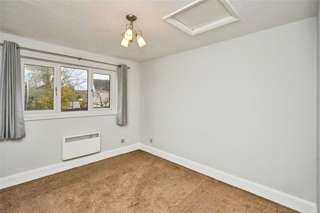 Additional image 7 of 1 bed flat for saleThe Warren, Sandown, Isle Of Wight PO36