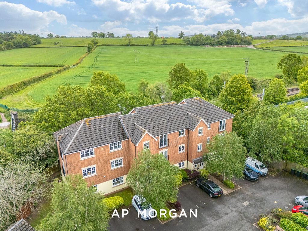2 bed flat for saleRailway Walk, Bromsgrove, Worcestershire B60