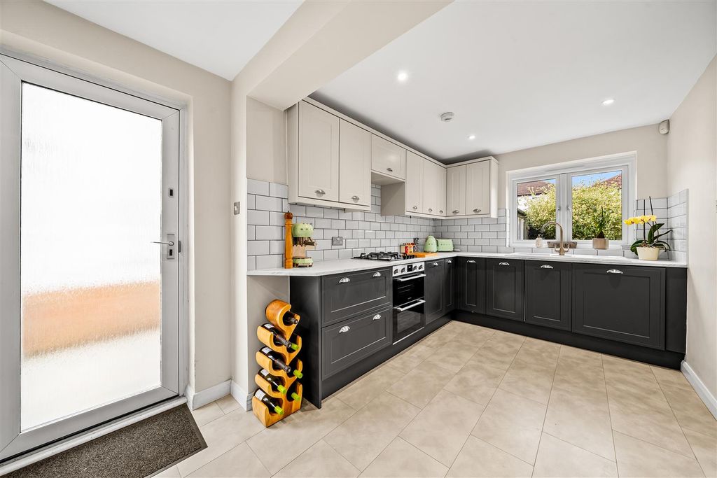 Additional image 6 of 3 bed semi-detached house for saleGarden Close, Addlestone KT15