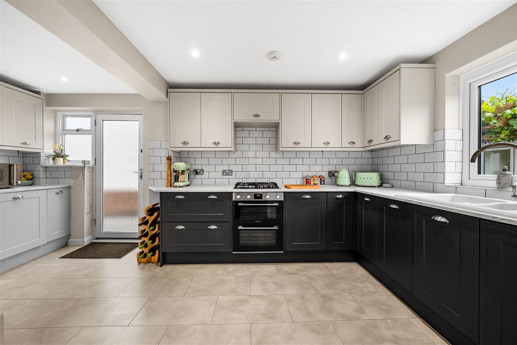 Additional image 5 of 3 bed semi-detached house for saleGarden Close, Addlestone KT15