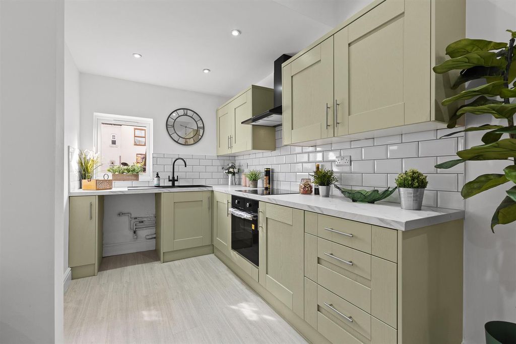 Additional image 3 of 4 bed end terrace house for saleNew Queen Street, Chesterfield S41