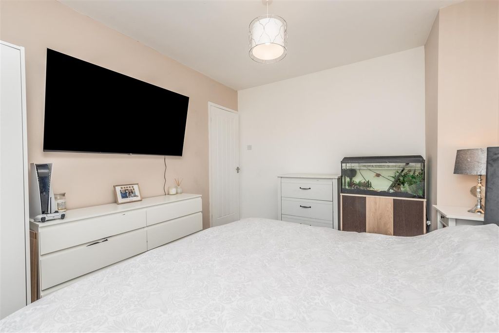 Additional image 13 of 3 bed town house for saleHighfield Close, Leeds LS12