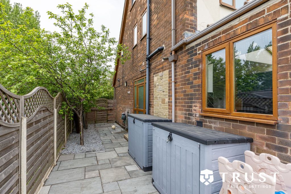 Additional image 44 of 3 bed detached house for saleMill Lane, Batley WF17