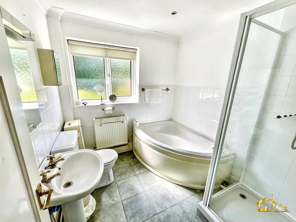 Additional image 9 of 3 bed detached bungalow for saleCooden Sea Road, Cooden, Bexhill-On-Sea TN39