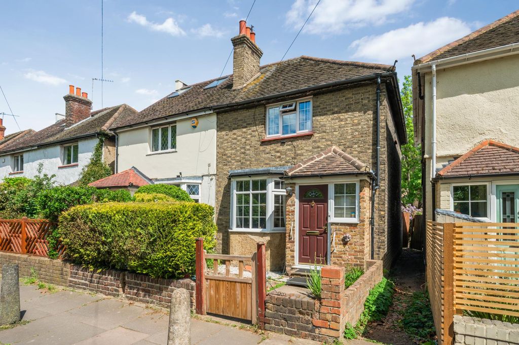 3 bed semi-detached house for saleChurch Walk, Brentford TW8