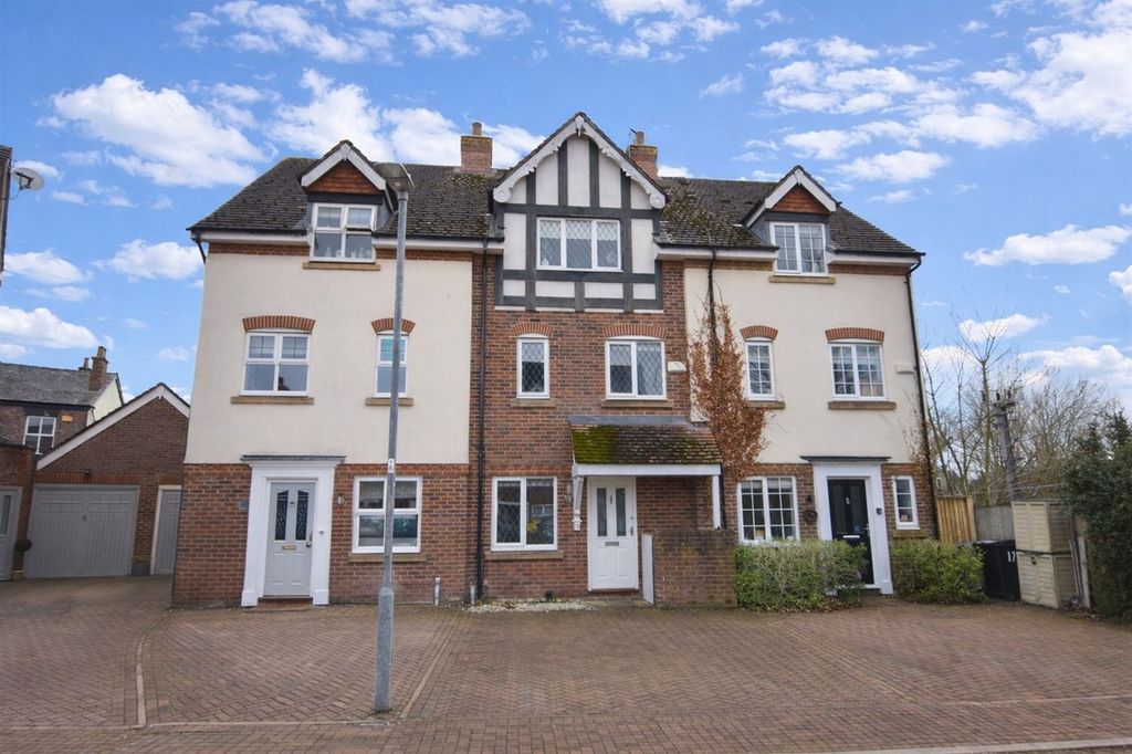 3 bed town house for saleArderne Place, Alderley Edge SK9