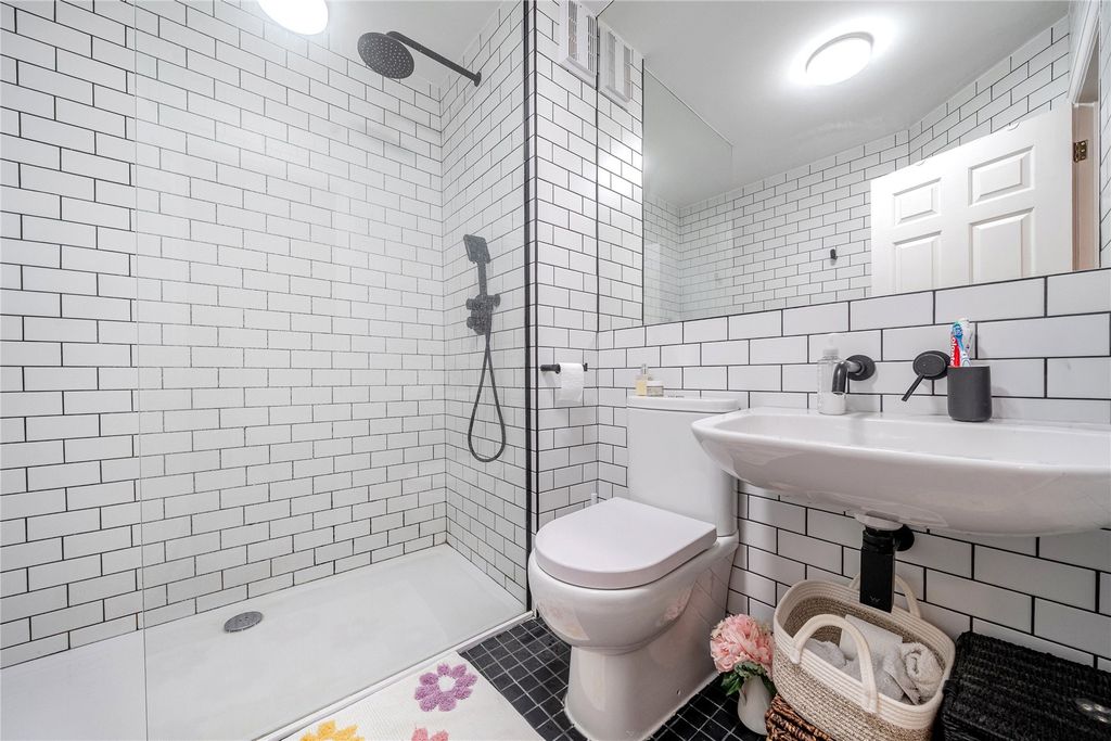Additional image 7 of 3 bed flat for saleManor Place, Mavelstone Road, Bromley BR1