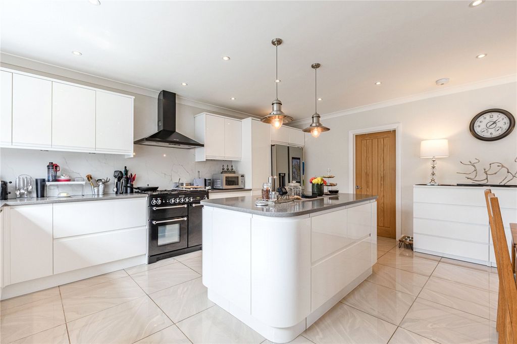 Additional image 17 of 5 bed detached house for salePinewood Avenue, New Haw, Addlestone, Surrey KT15
