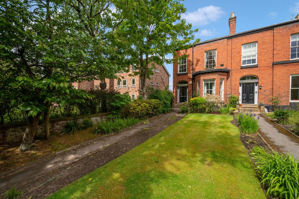 4 bed flat for saleStockport Road, Timperley WA15