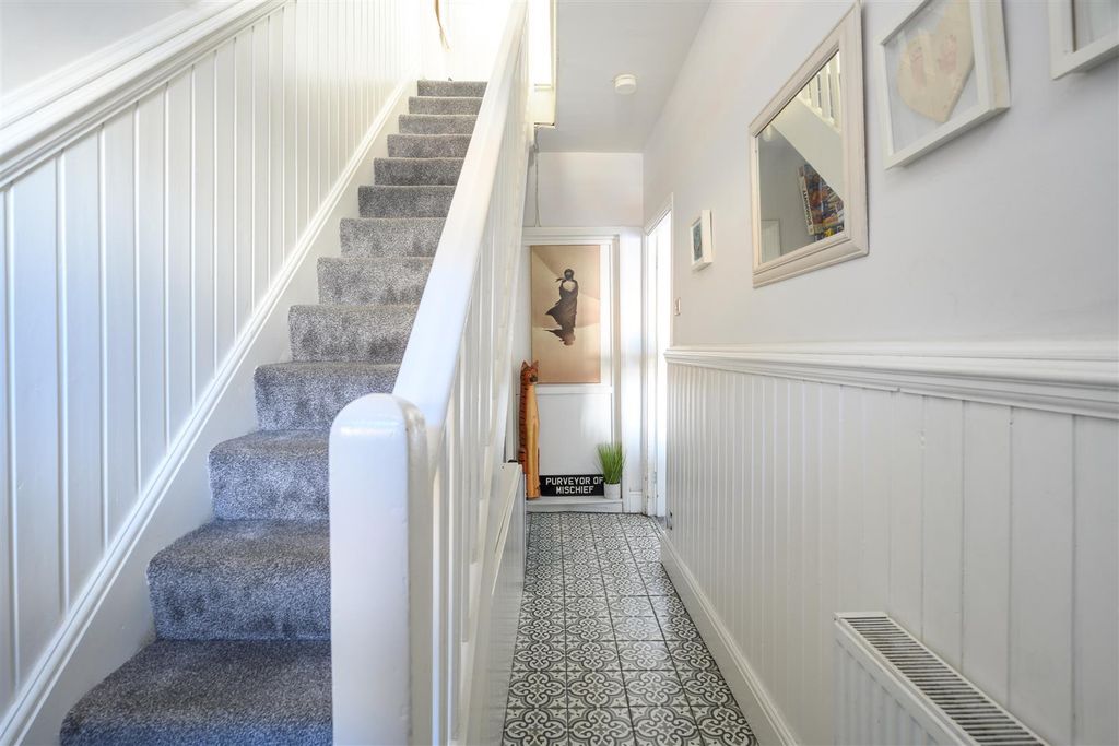 Additional image 8 of 3 bed end terrace house for saleAlexandra Road, Addlestone KT15