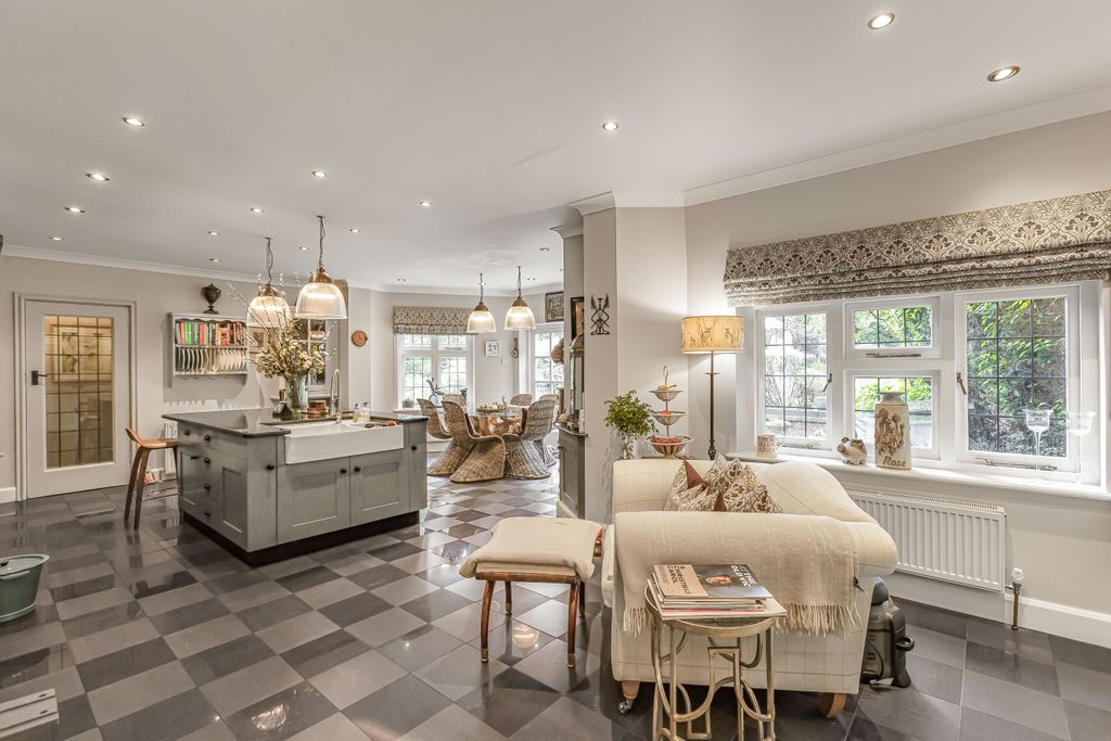 Additional image 6 of 5 bed detached house for saleCross Oak Road, Berkhamsted, Hertfordshire HP4