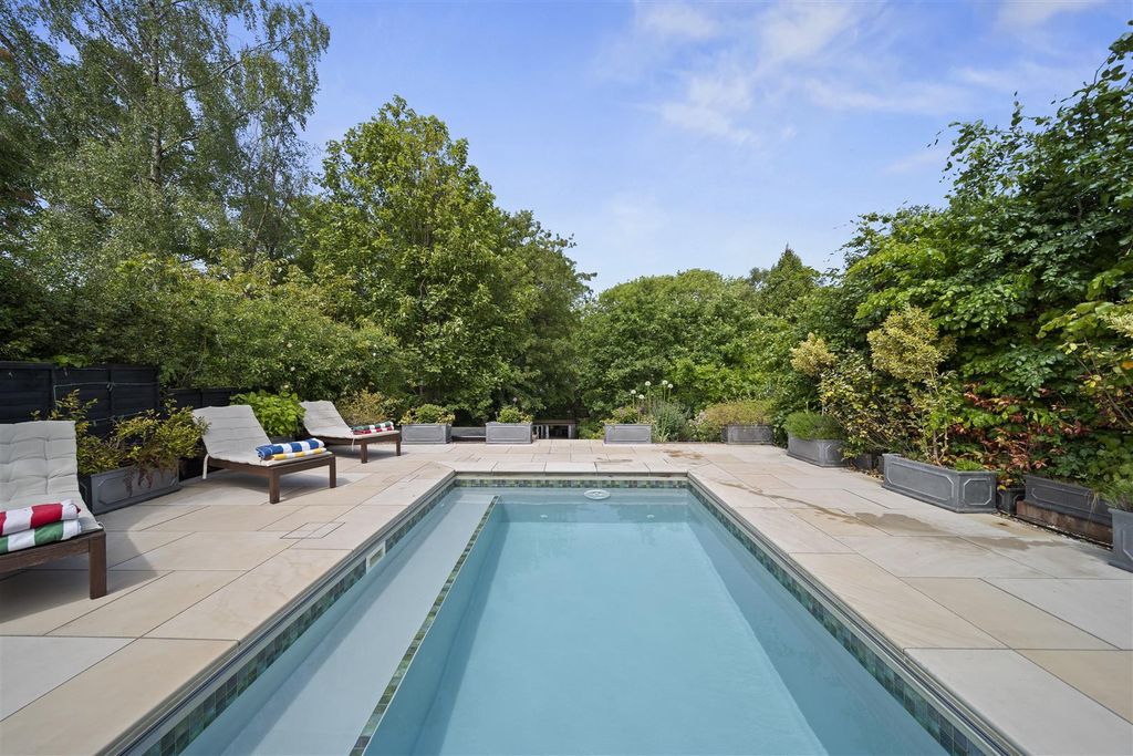 Additional image 24 of 4 bed semi-detached house for saleManor House Gardens, Abbots Langley WD5