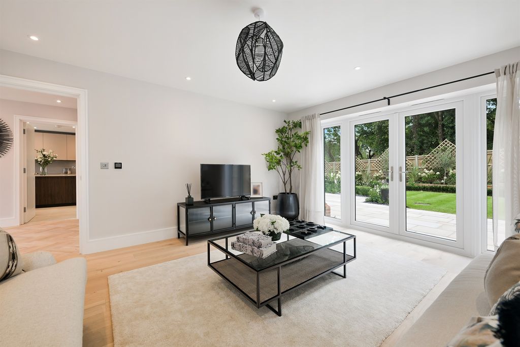 Additional image 13 of 4 bed detached house for saleHuntersfield Farm, Fairlawn Road, Banstead SM7