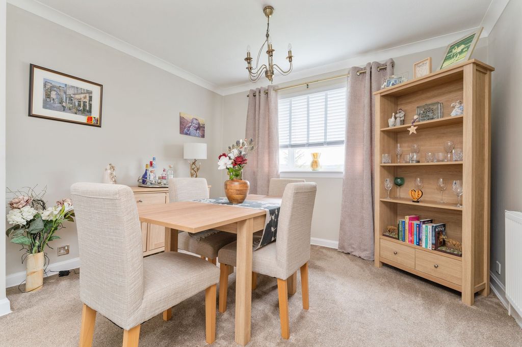Additional image 4 of 2 bed flat for saleMackenzie Drive, Kilbarchan PA10