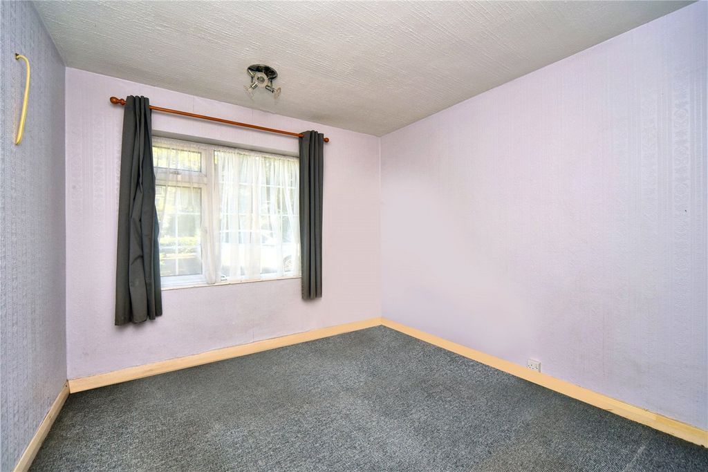 Additional image 6 of 2 bed flat for saleAvenue Road, Banstead, Surrey SM7