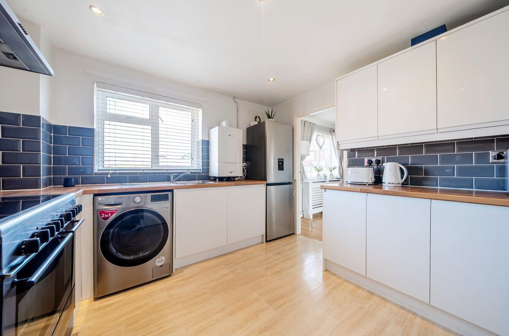 Additional image 8 of 3 bed maisonette for saleMagpie Hall Lane, Bromley BR2