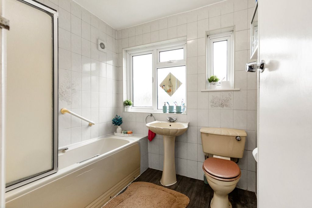 Additional image 15 of 3 bed terraced house for saleWakemans Hill Avenue, London NW9