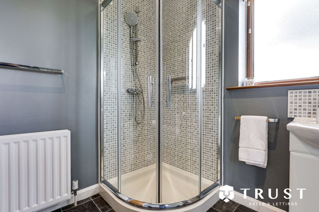 Additional image 27 of 3 bed detached house for saleMill Lane, Batley WF17