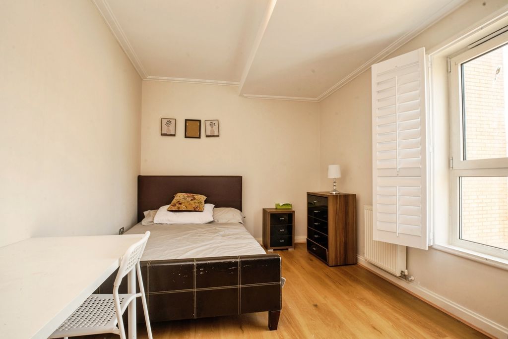 Additional image 13 of 3 bed town house for saleTaliesin Court, Chandlery Way, Cardiff CF10