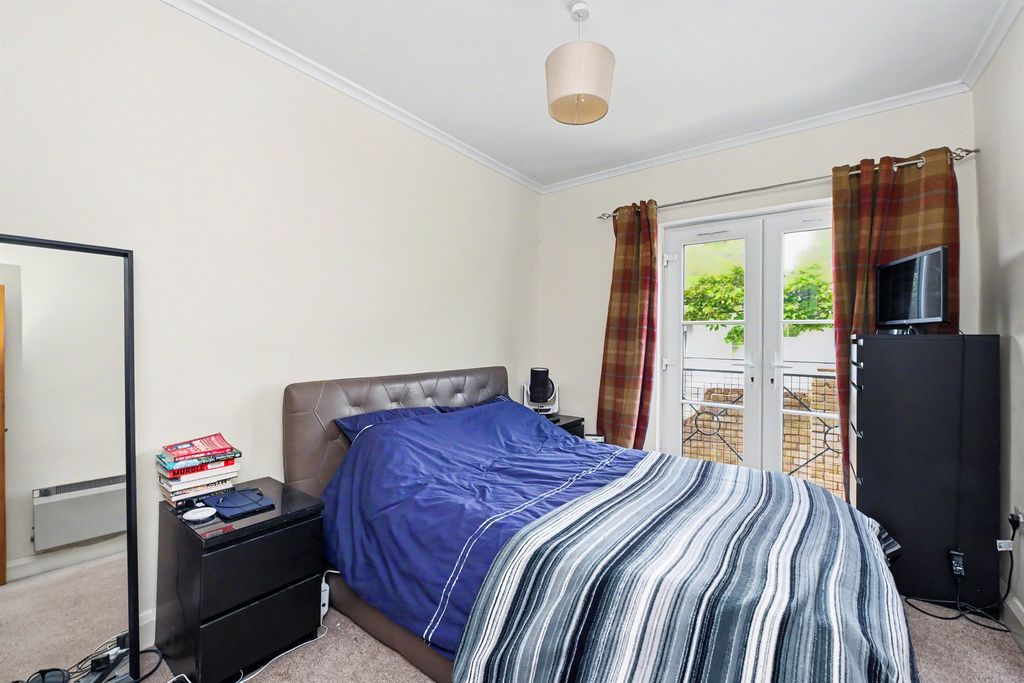 Additional image 6 of 2 bed flat for saleRavens Lane, Berkhamsted HP4