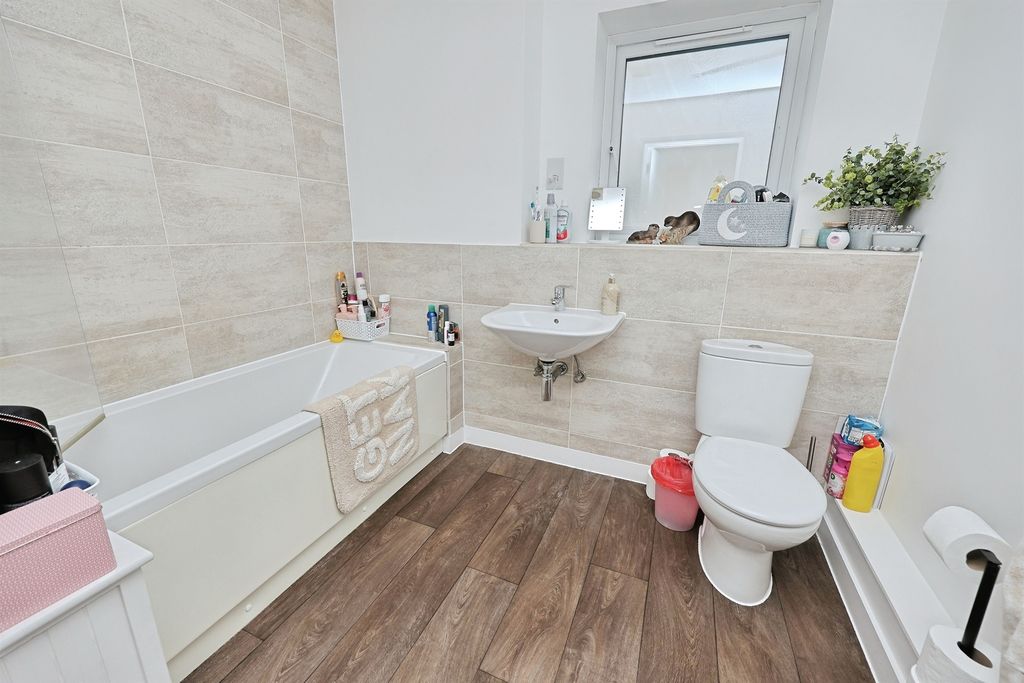 Additional image 4 of 1 bed flat for saleHopsack Road, Hingham, Norwich NR9