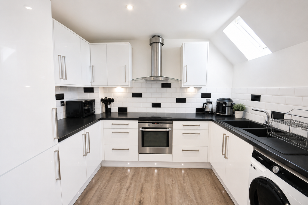 Additional image 3 of 2 bed flat for saleVancouver Road, Broxbourne EN10
