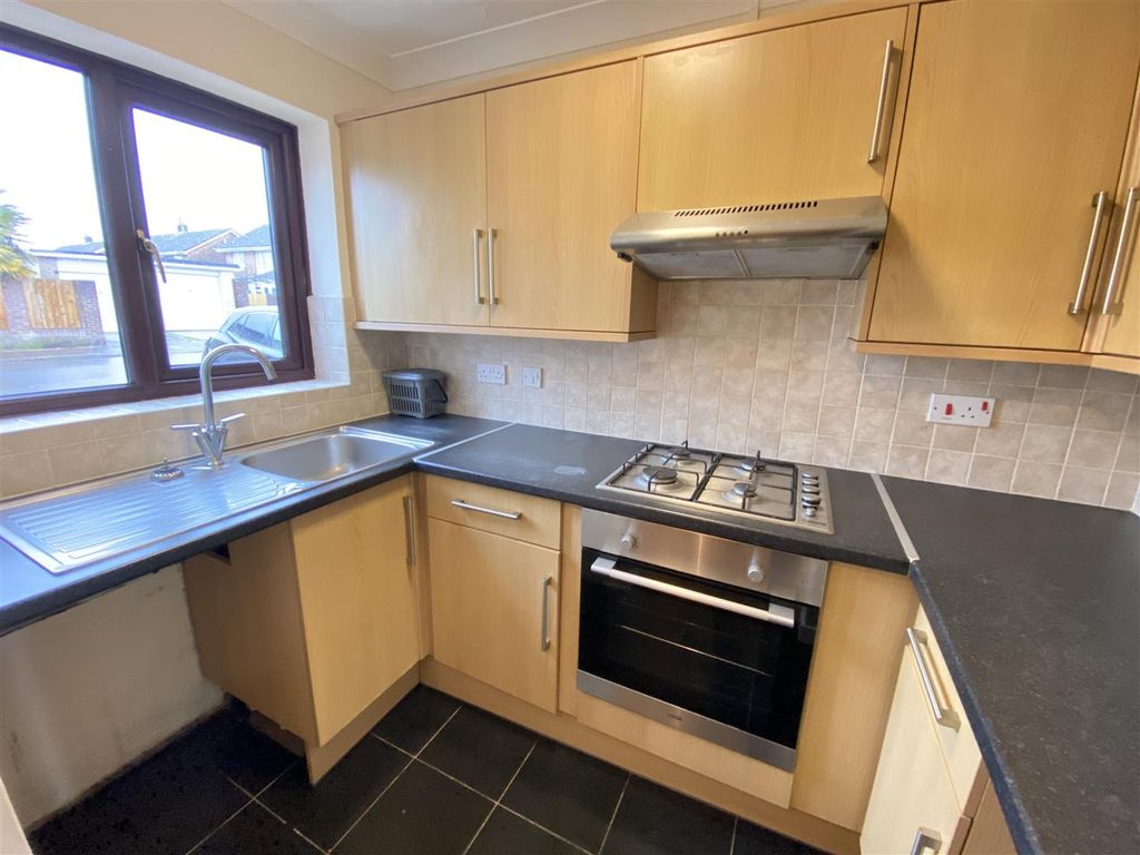 2 bed terraced house for saleShakespeare Row, Caldicot NP26 photo 2