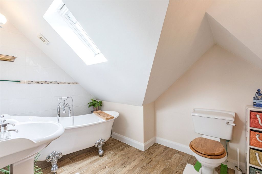 Additional image 32 of 5 bed detached house for salePinewood Avenue, New Haw, Addlestone, Surrey KT15