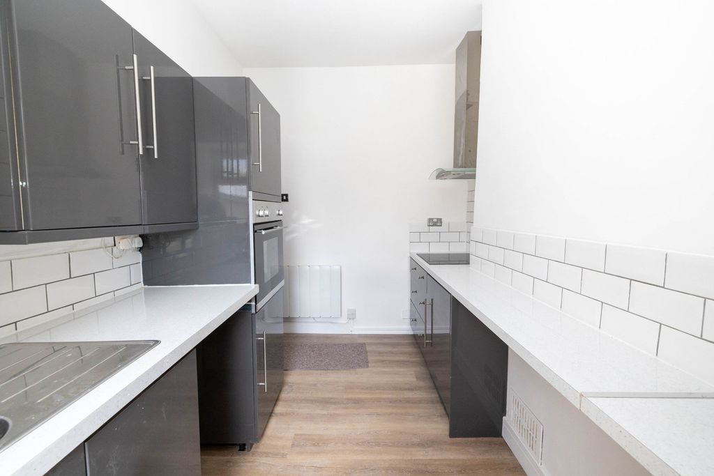 Additional image 8 of 1 bed flat for salePiercefield Place, Adamsdown, Cardiff CF24