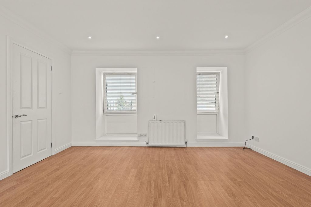 Additional image 6 of 2 bed flat for saleHunter Street, Auchterarder PH3
