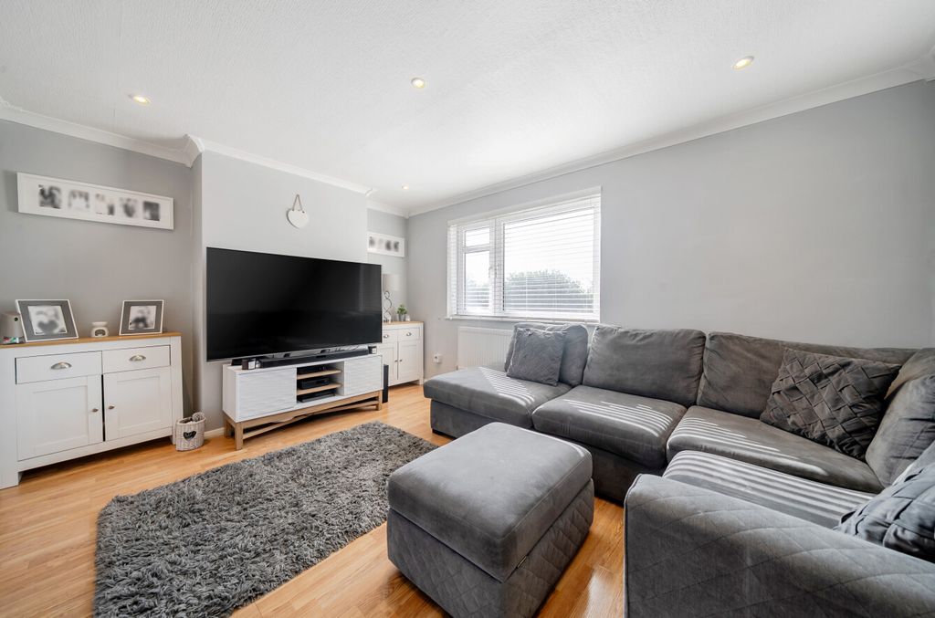 3 bed maisonette for saleMagpie Hall Lane, Bromley BR2
