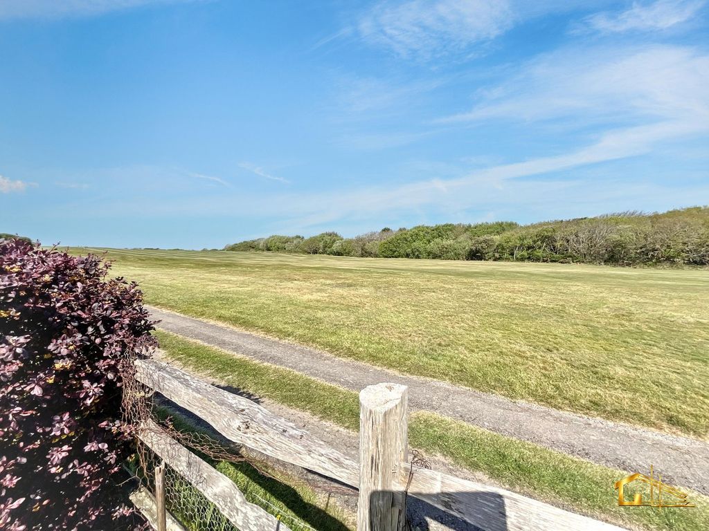 Additional image 23 of 3 bed detached bungalow for saleCooden Sea Road, Cooden, Bexhill-On-Sea TN39