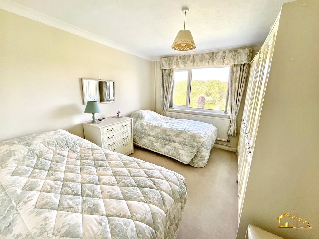Additional image 15 of 3 bed detached bungalow for saleCooden Sea Road, Cooden, Bexhill-On-Sea TN39