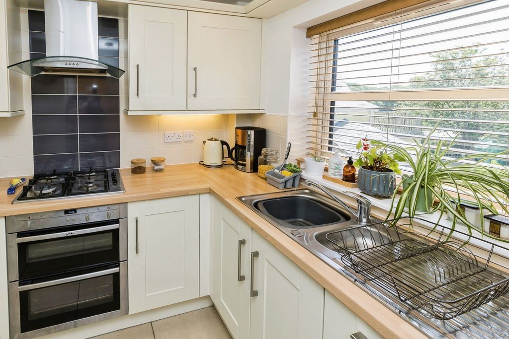 Additional image 11 of 2 bed flat for saleHolywell Road, Mold, Clwyd CH7