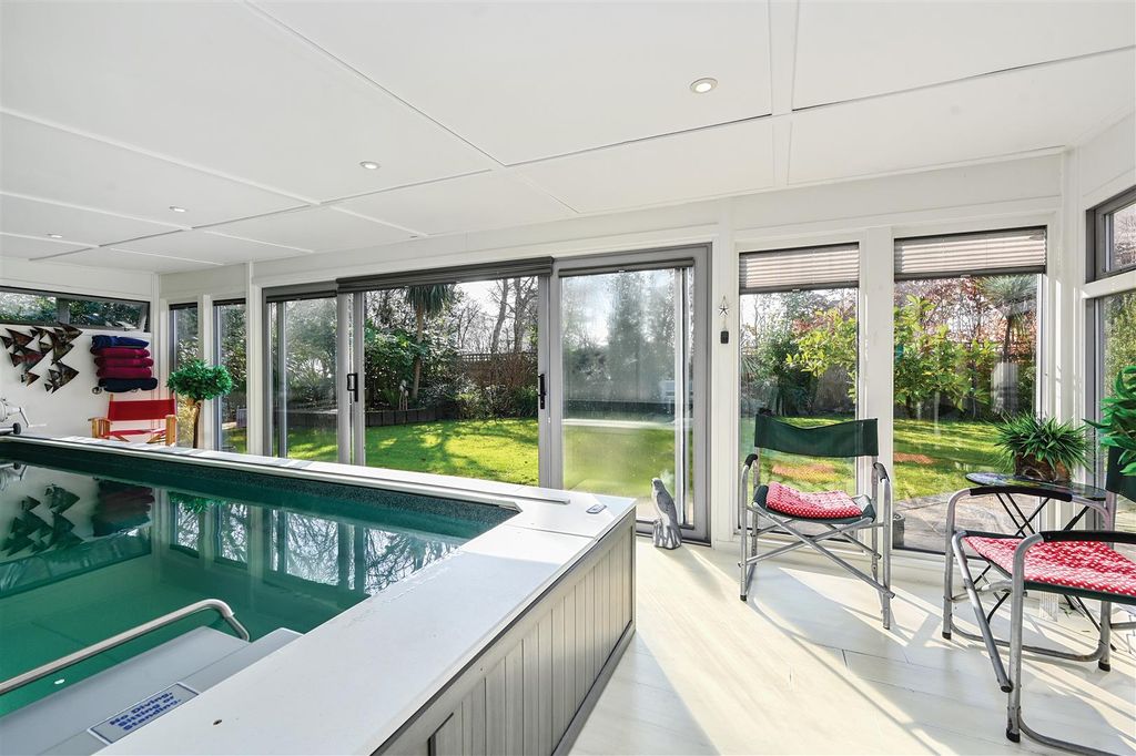Additional image 36 of 4 bed detached house for saleClavering Walk, Cooden, Bexhill-On-Sea TN39