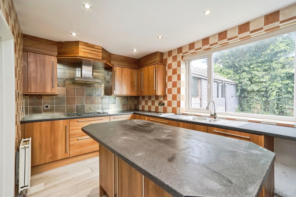 Additional image 3 of 4 bed semi-detached house for saleTong Road, Leeds LS12