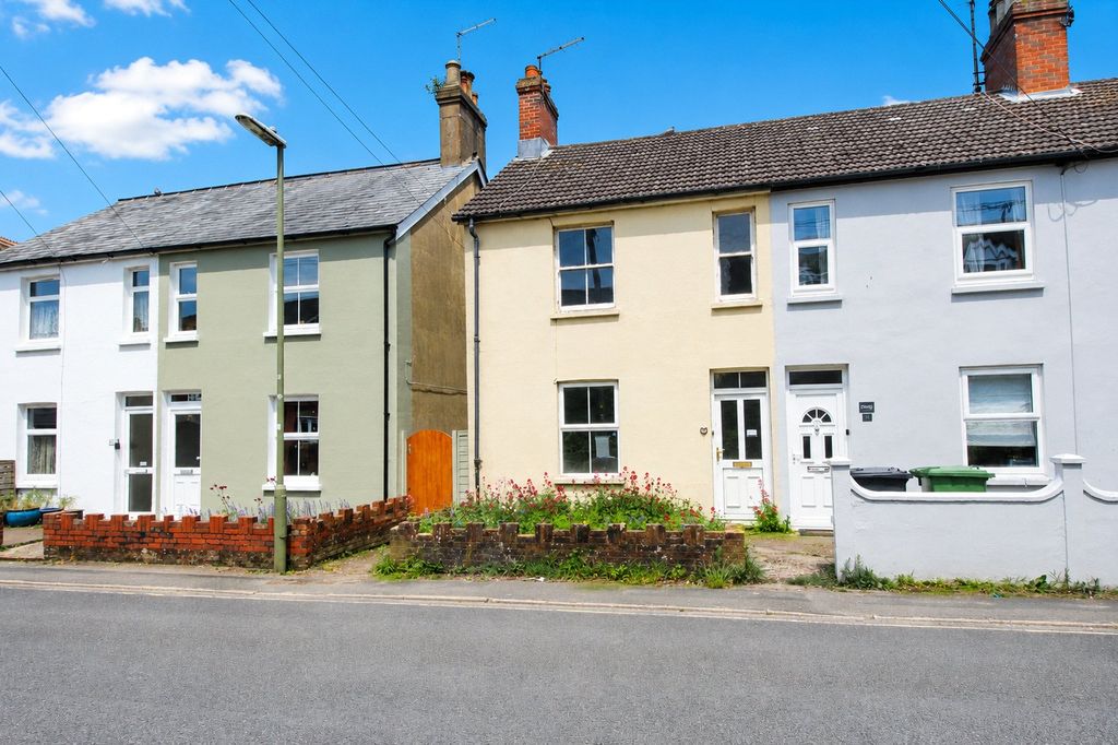3 bed terraced house for saleAckender Road, Alton, Hampshire GU34